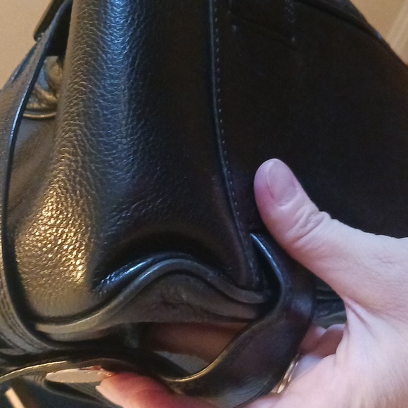 Michael Kors Black Leather Shoulderbag - Picture 7 of 15